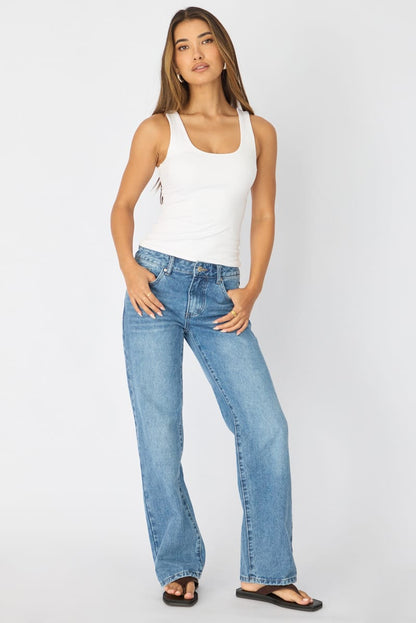 White Sleeveless Scoop Neck Tank Top